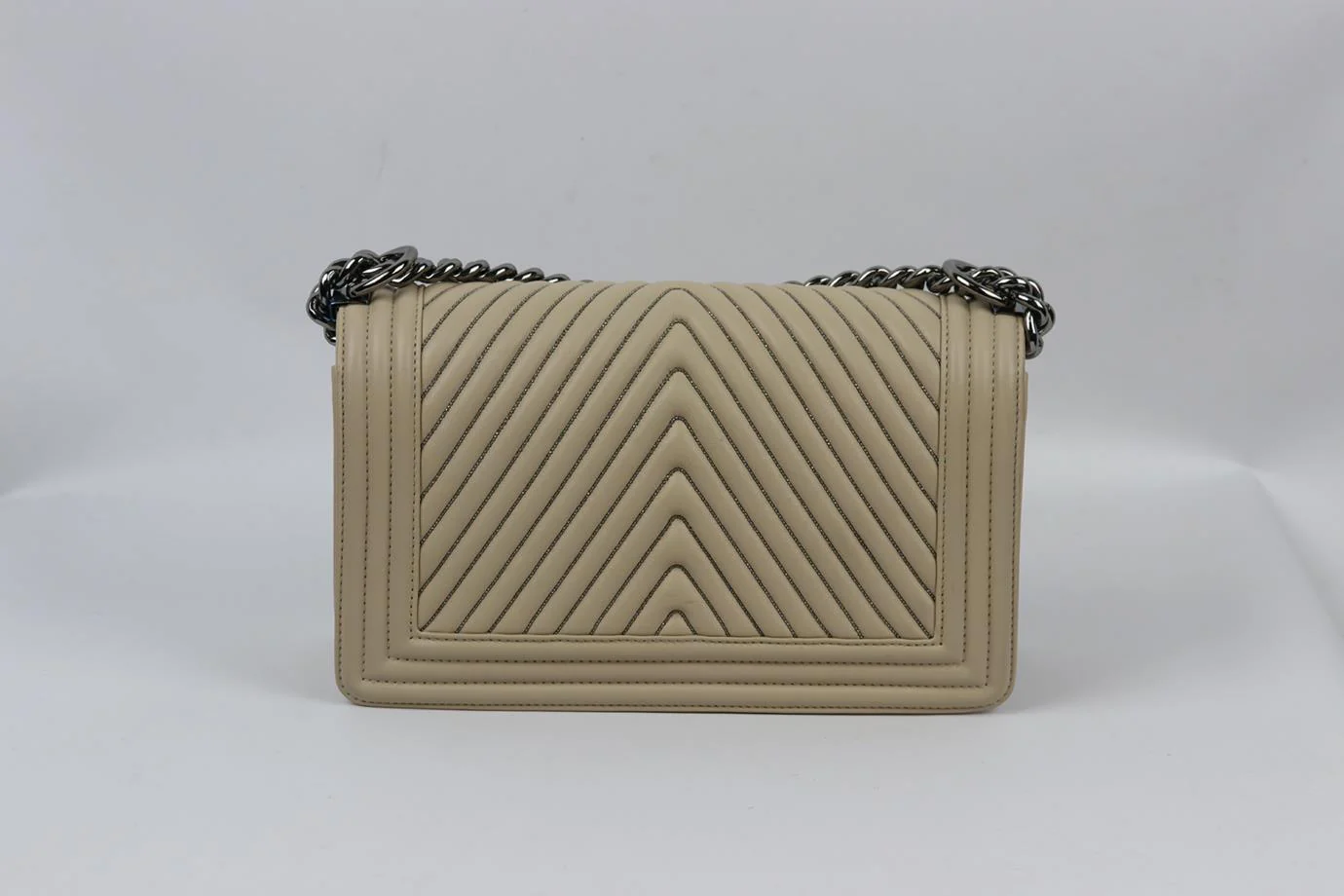 CHANEL 2014 BOY MEDIUM EMBELLISHED CHEVRON LEATHER SHOULDER BAG - Image 4