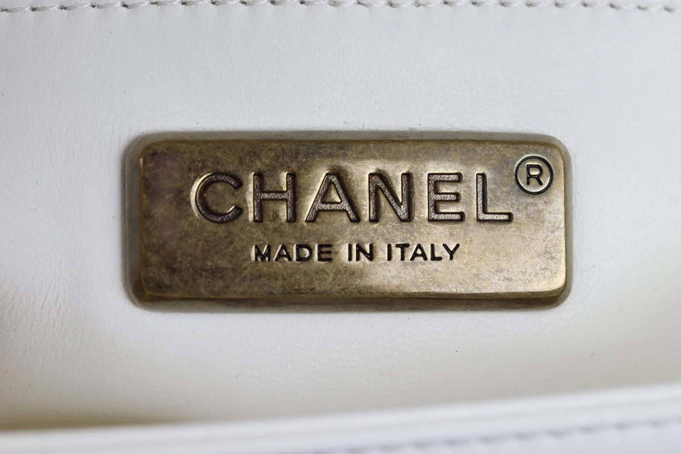 CHANEL 2015 BOY MEDIUM EMBROIDERED PYTHON AND LEATHER SHOULDER BAG - Image 10