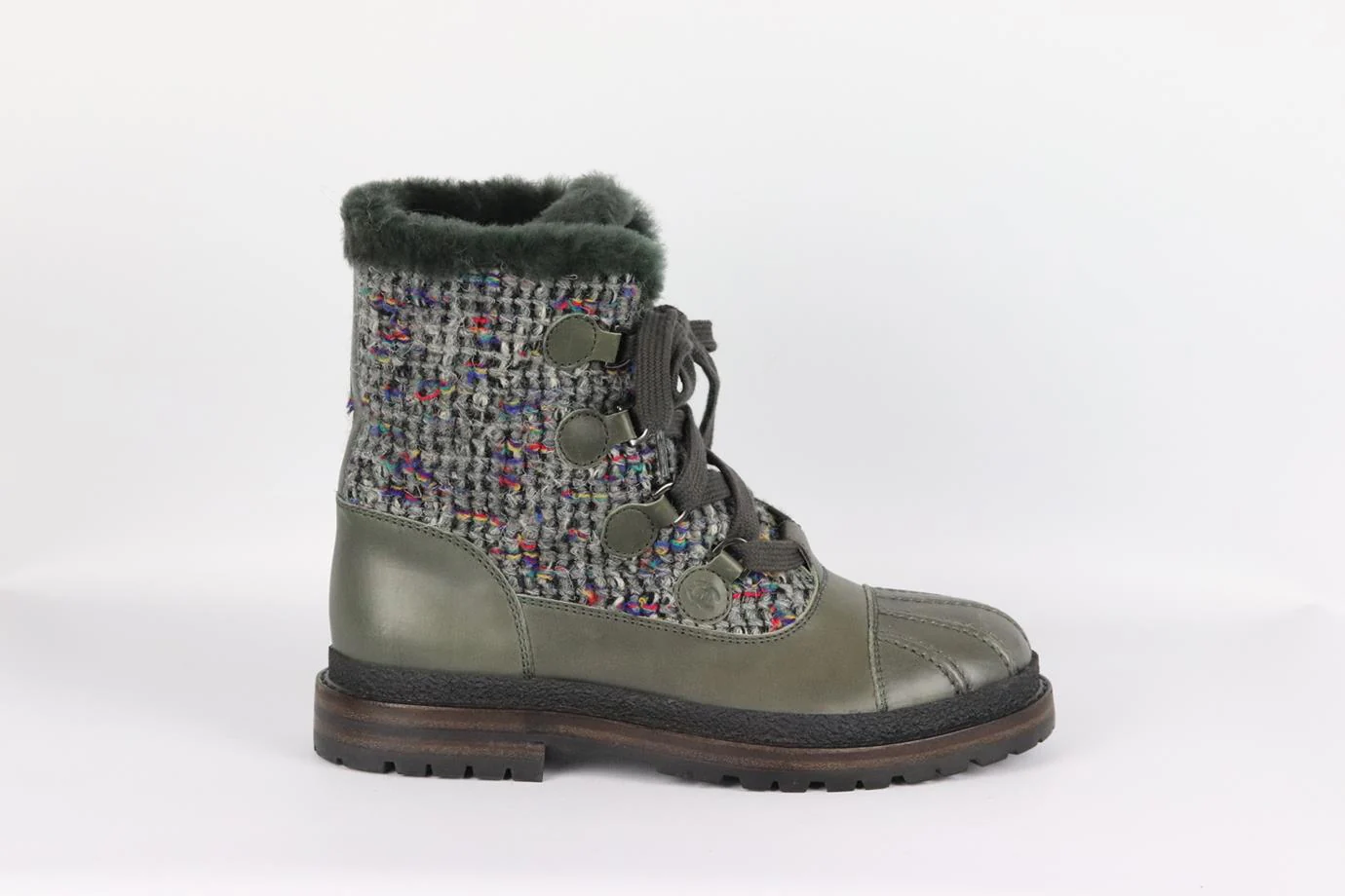 CHANEL 2016 SHEARLING LINED TWEED AND LEATHER ANKLE BOOTS EU 37.5 UK 4.5 US 7.5 - Image 2
