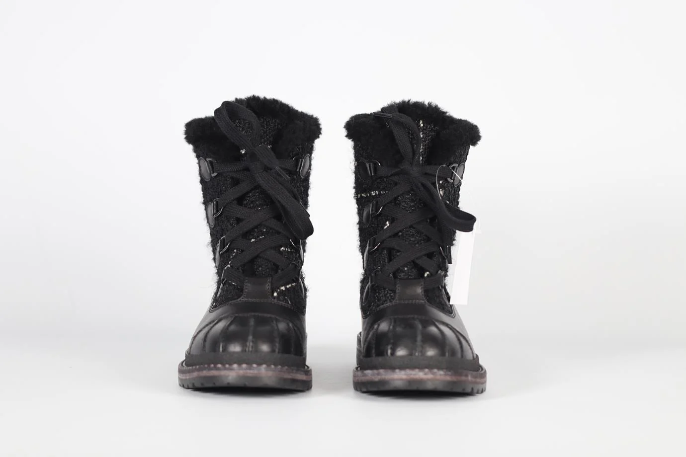 CHANEL 2016 SHEARLING, TWEED AND LEATHER BOOTS EU 38 UK 5 US 8 - Image 3