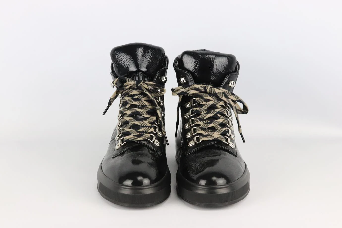 CHANEL 2018 QUILTED PATENT LEATHER ANKLE BOOTS EU 38.5 UK 5.5 US 8.5 - Image 3