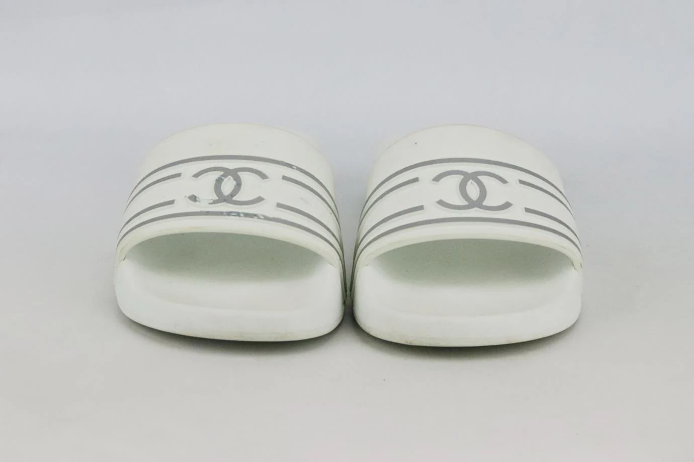 CHANEL 2019 LOGO DETAILED STRIPED RUBBER SLIDES EU 38 UK 5 US 8 - Image 3