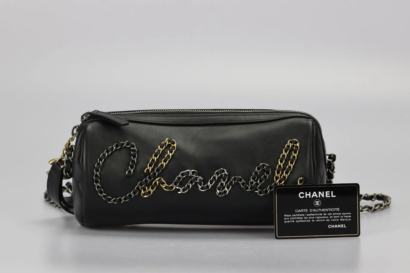 CHANEL 2020 WRITTEN IN CHAIN BOWLING LEATHER SHOULDER BAG - Image 11