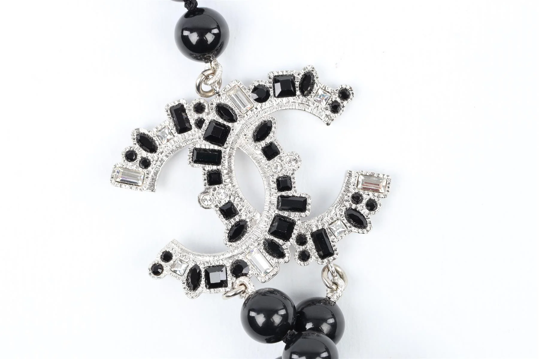CHANEL BLACK 2016 CC PEARL NECKLACE - Image 4