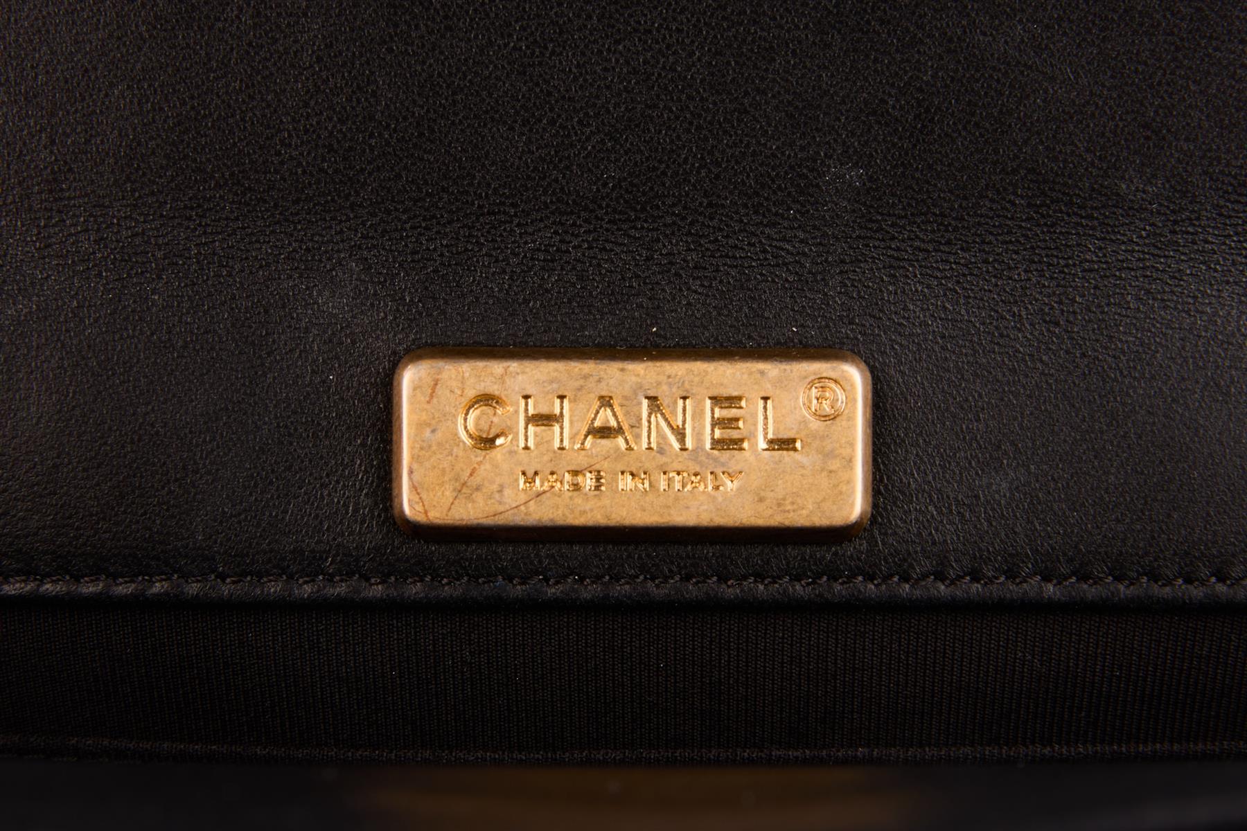 CHANEL BLACK 2017-2018 ROCK THE CORNER CHEVRON LEATHER SHOULDER BAG - Image 9