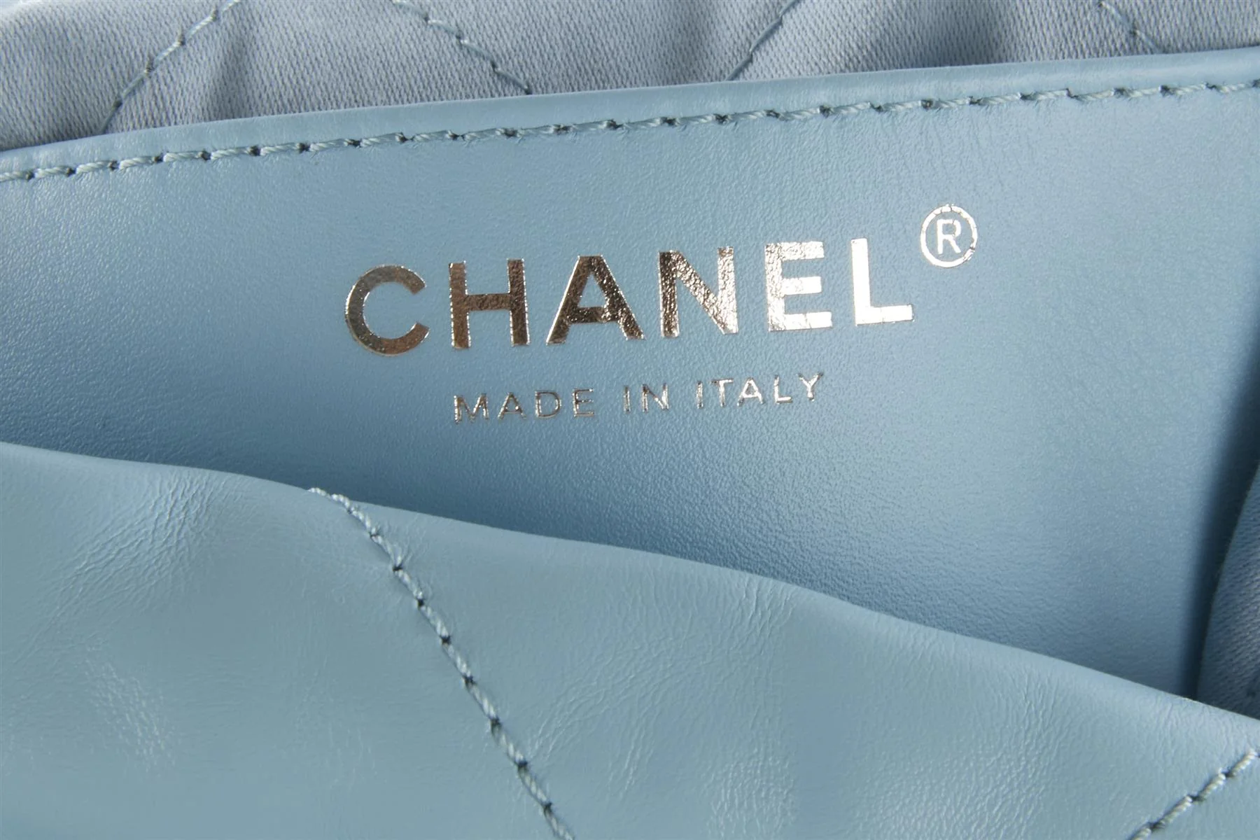 CHANEL BLUE 2023 22 MINI QUILTED LEATHER SHOULDER BAG - Image 10