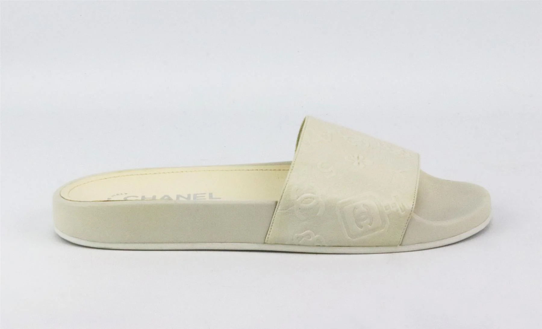 CHANEL CC DETAILED EMBOSSED LEATHER SLIDES EU 38 UK 5 US 8 - Image 2