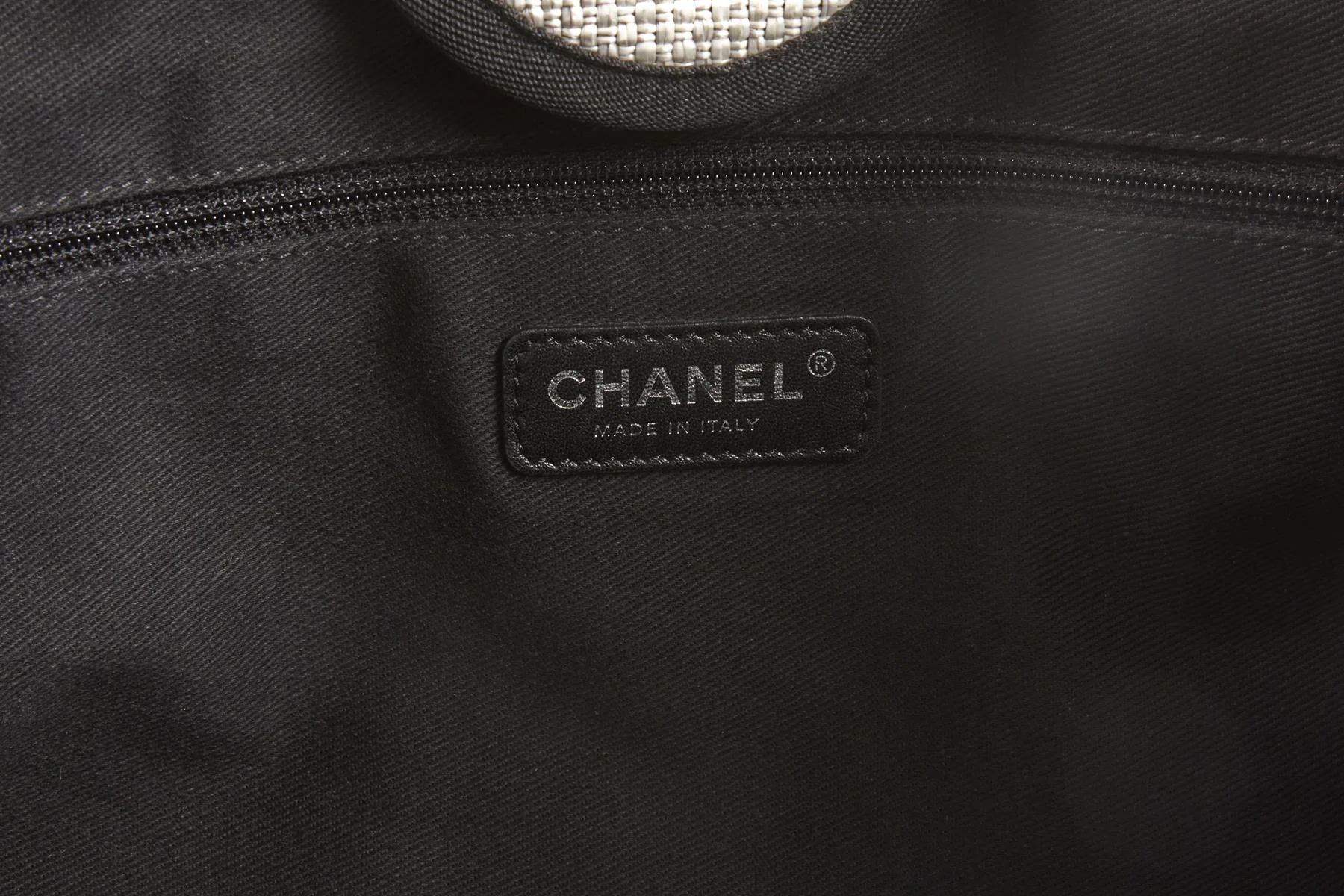 CHANEL GREY 2016 DEAUVILLE LARGE CANVAS TOTE BAG - Image 9