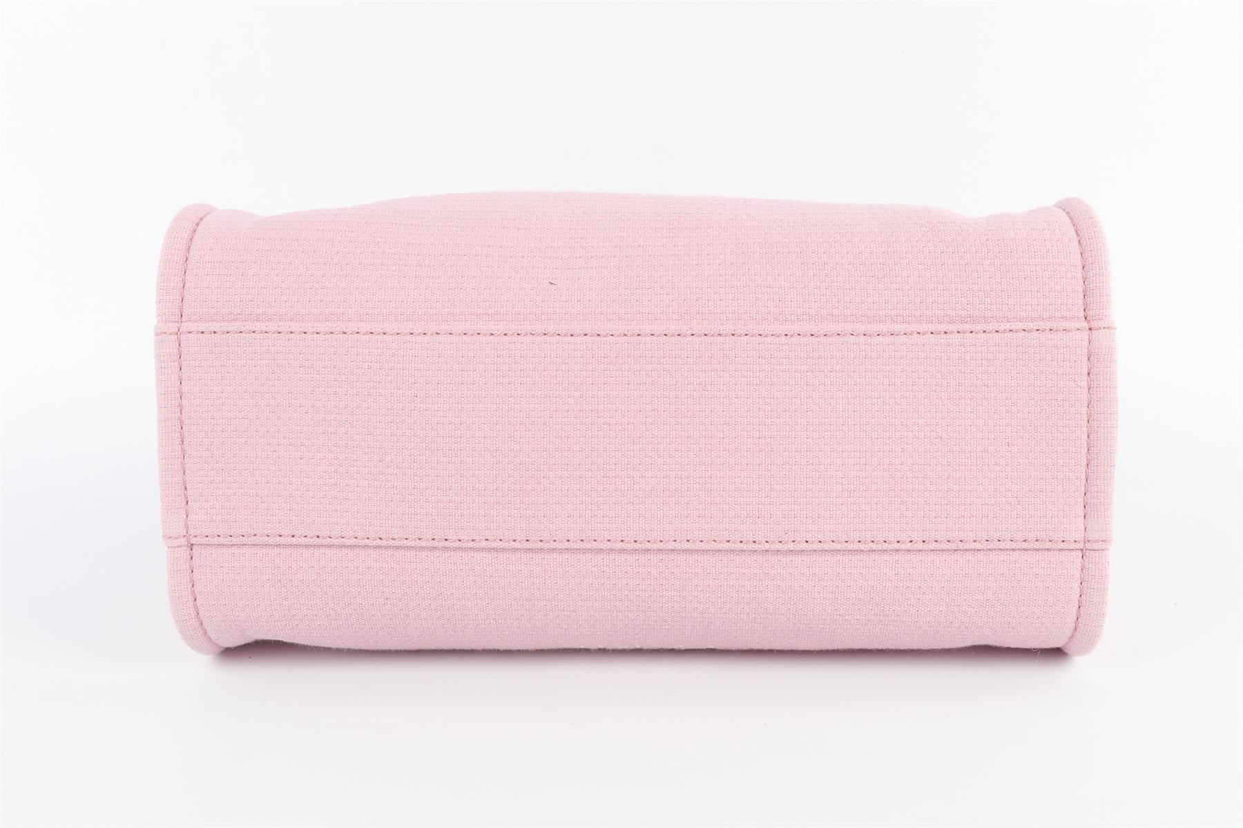 CHANEL PINK 2022 DEAUVILLE SMALL FABRIC TOTE BAG - Image 8
