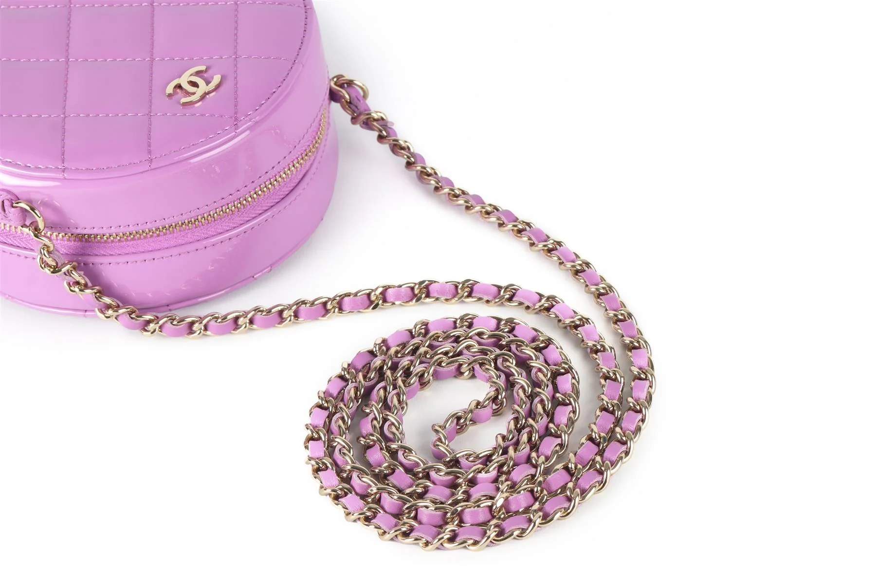 CHANEL PURPLE 2019 ROUND QUILTED PATENT LEATHER SHOULDER BAG - Image 11