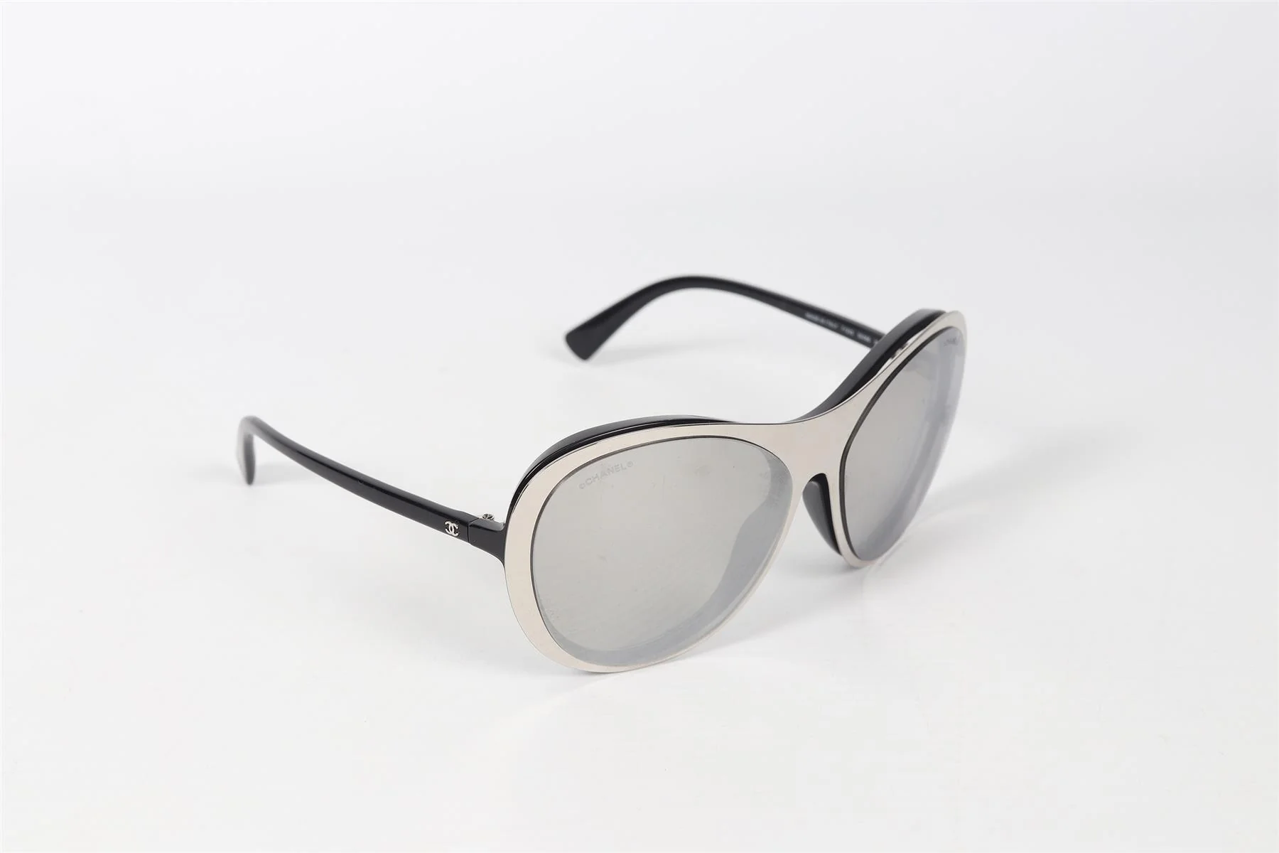 CHANEL ROUND FRAME ACETATE SUNGLASSES - Image 2