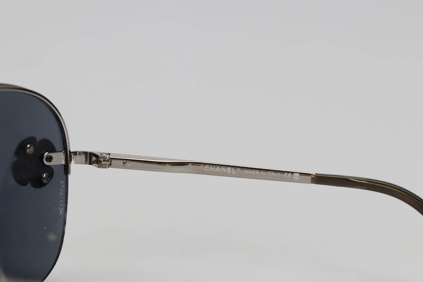 CHANEL ROUND FRAME METAL SUNGLASSES - Image 8