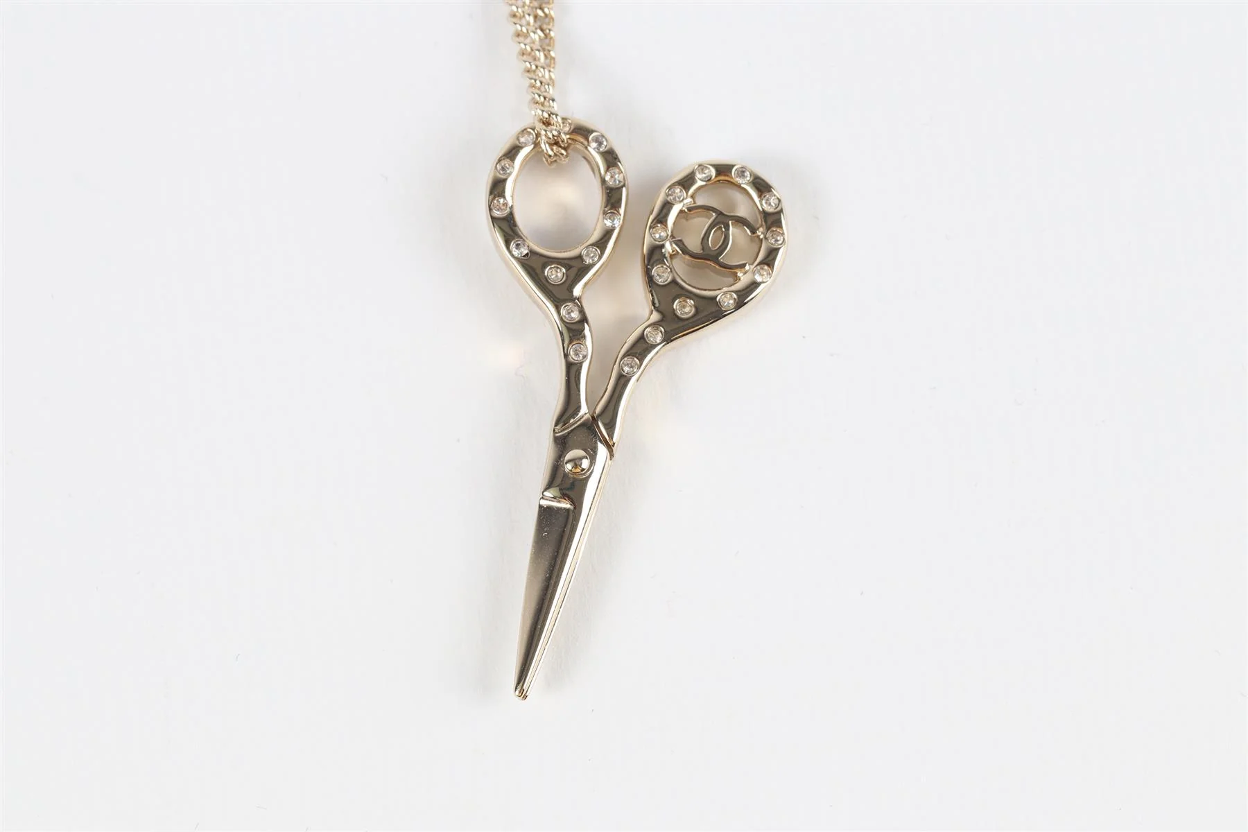 CHANEL SILVER 2021 CC SCISSORS PENDANT NECKLACE - Image 4