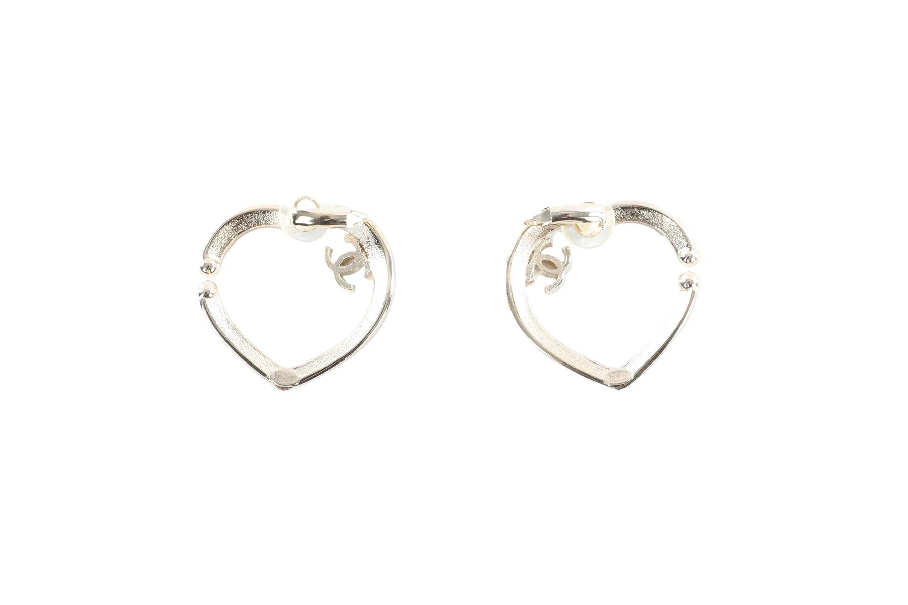 CHANEL SILVER 2023 HEART CLIP ON EARRINGS - Image 4