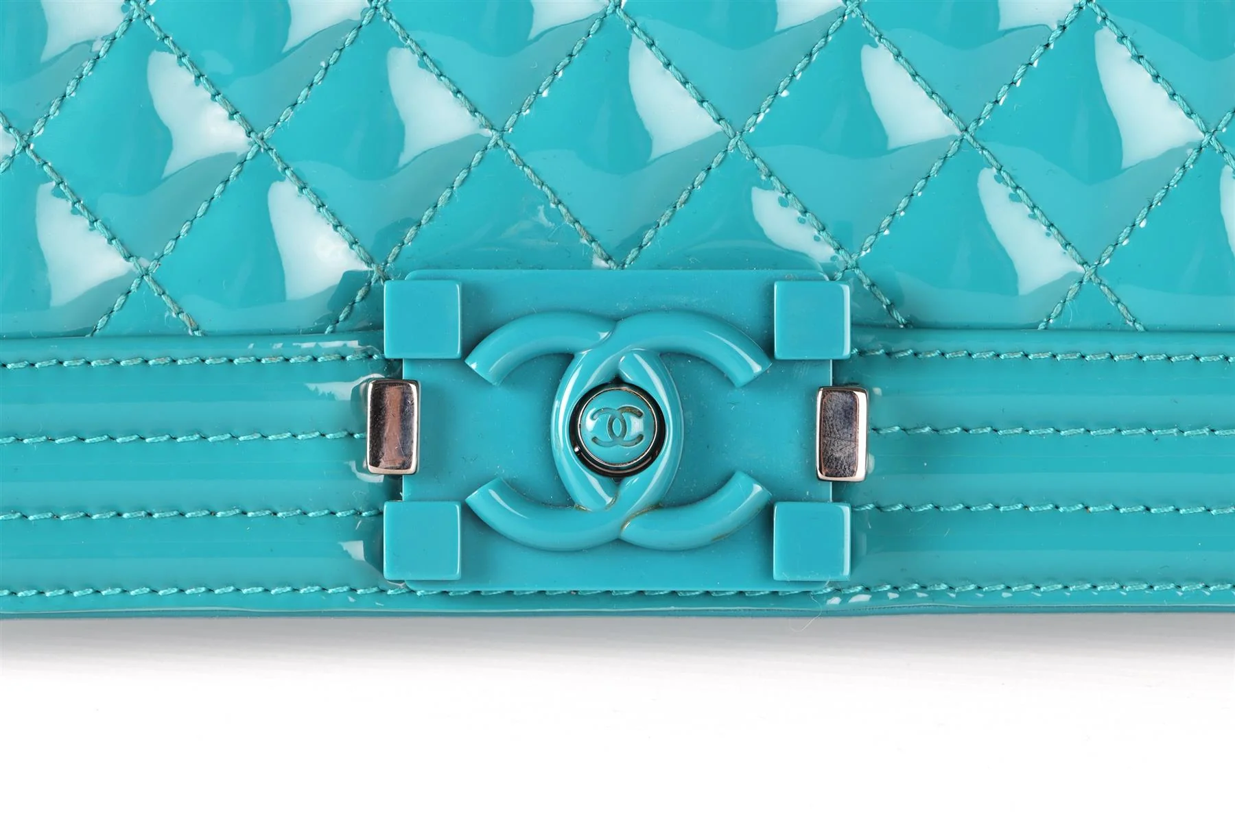 CHANEL TEAL 2015 BOY MEDIUM QUILTED PATENT LEATHER SHOULDER BAG - Image 9