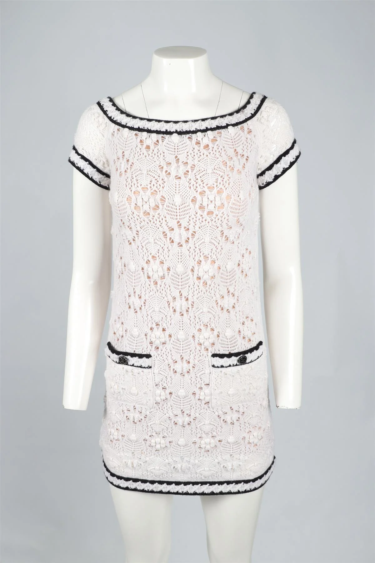 CHANEL WHITE 2022 CASHMERE MINI DRESS FR 34 UK 6 - Image 2