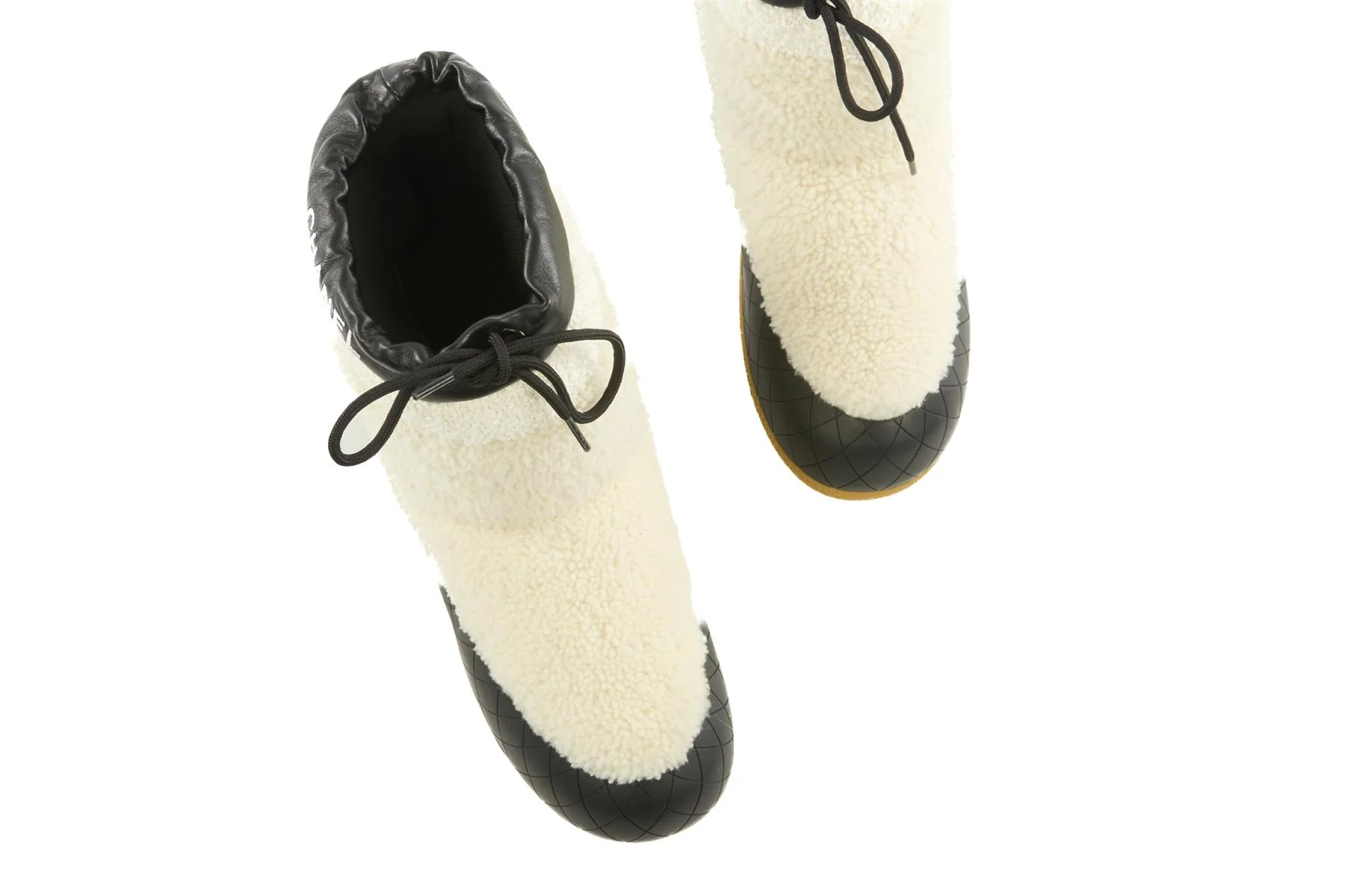CHANEL WHITE 2023 FAUX SHEARLING SNOW BOOTS EU 39 UK 6 US 9 - Image 3
