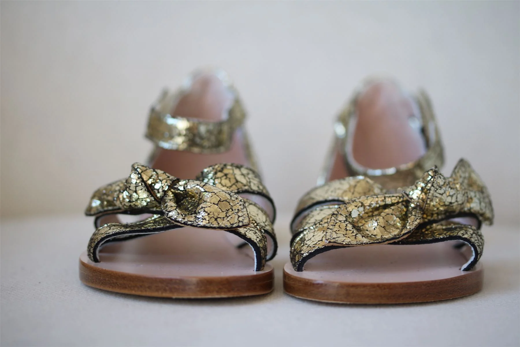 CHLOE GIRLS CRACKED GOLD LEATHER SANDALS EU 25 UK 8 - Image 3