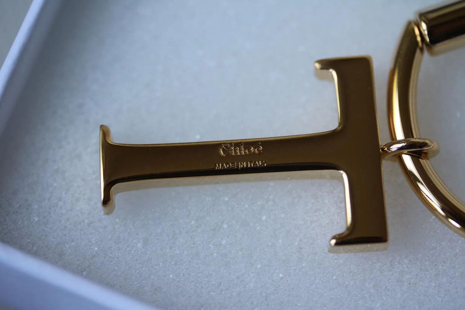 CHLOÉ INITIAL CHARM KEYCHAIN - Image 5