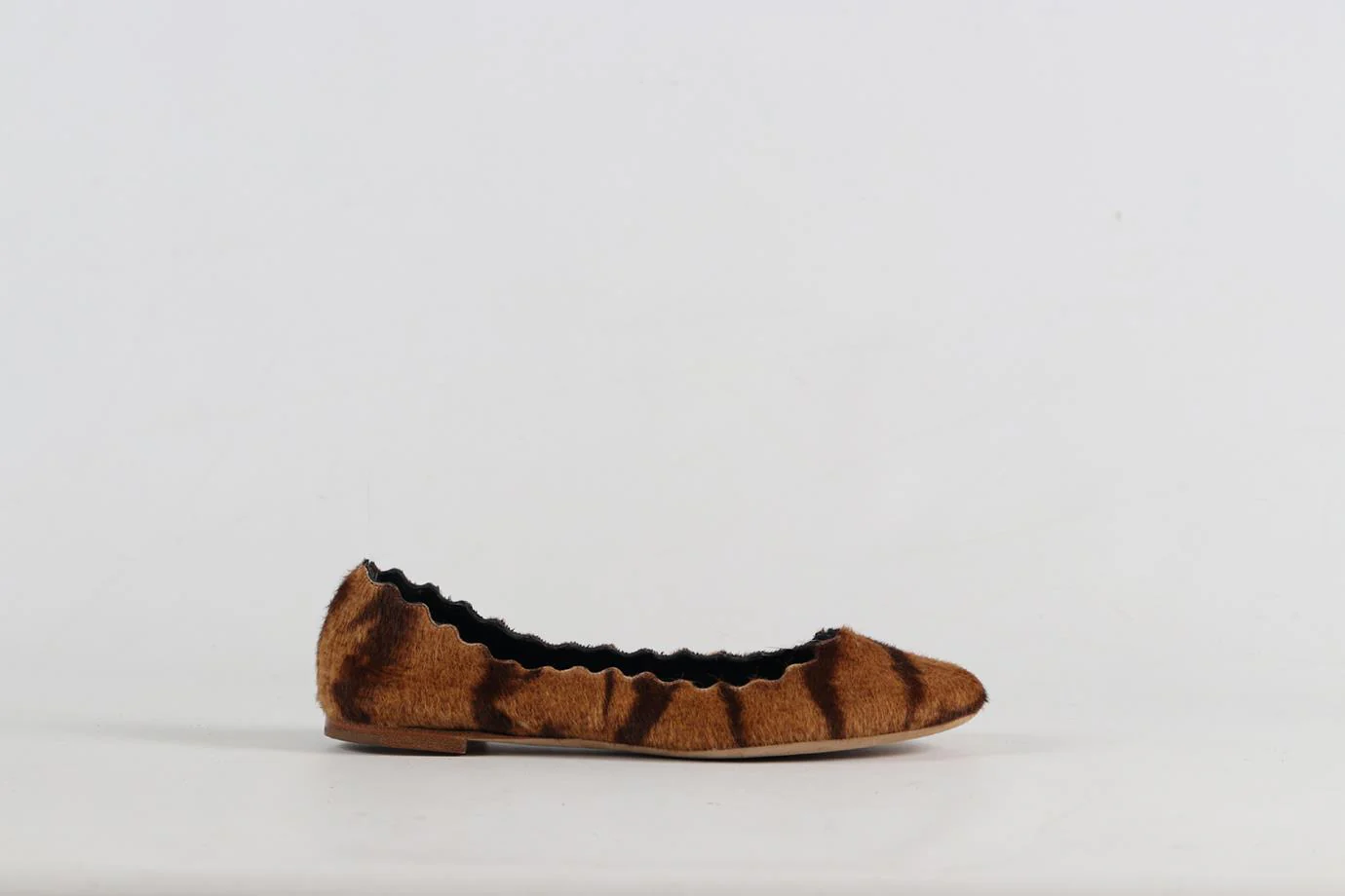 CHLOÉ LAUREN CALF HAIR BALLERINA FLATS EU 37 UK 4 US 7 - Image 2