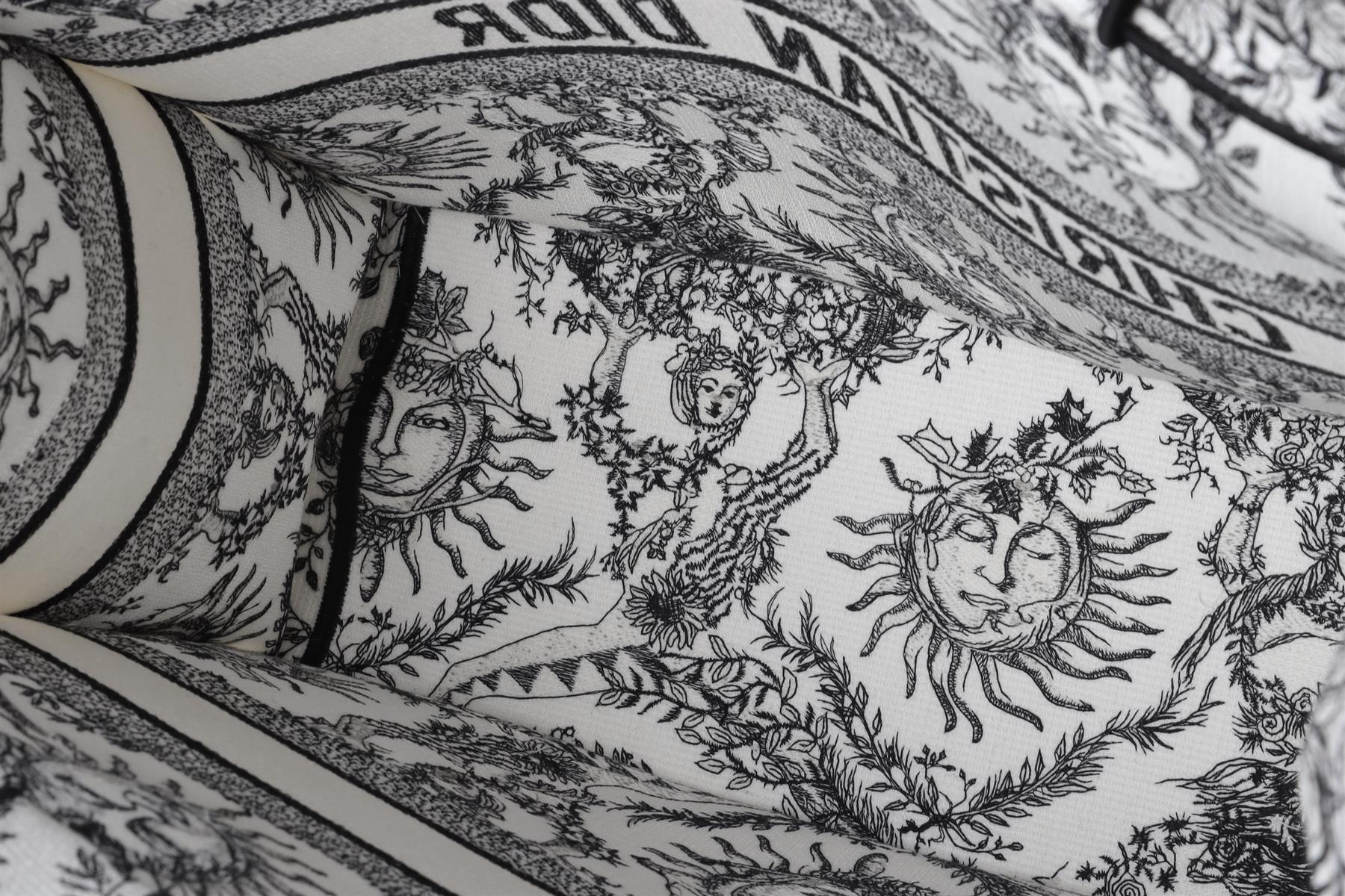 CHRISTIAN DIOR WHITE BOOK LARGE TOILE DE JOUY SOLEIL CANVAS TOTE BAG - Image 11