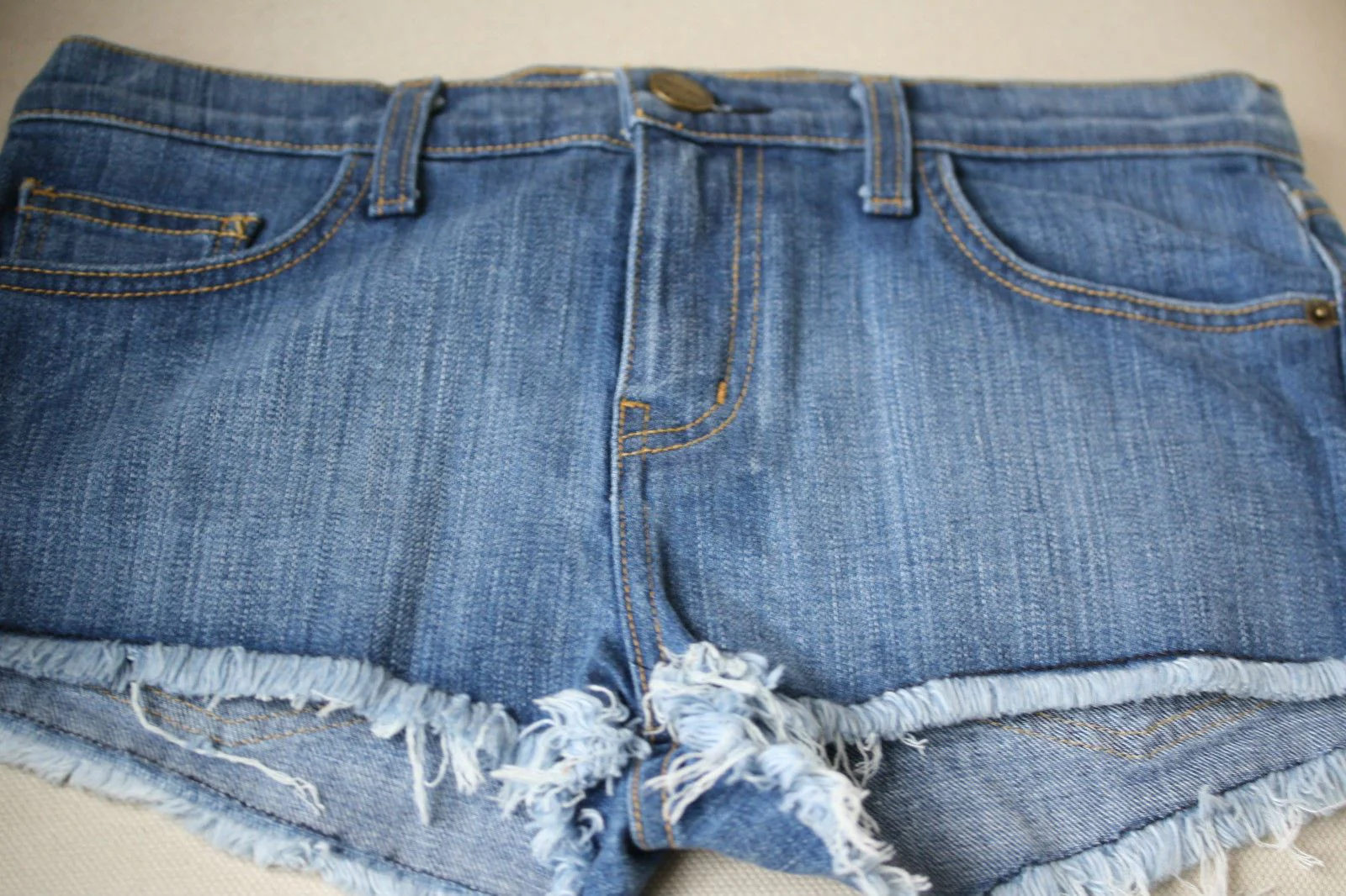 CURRENT ELLIOTT CONCERT CRUISER DENIM SHORTS W27 UK 8/10 - Image 2