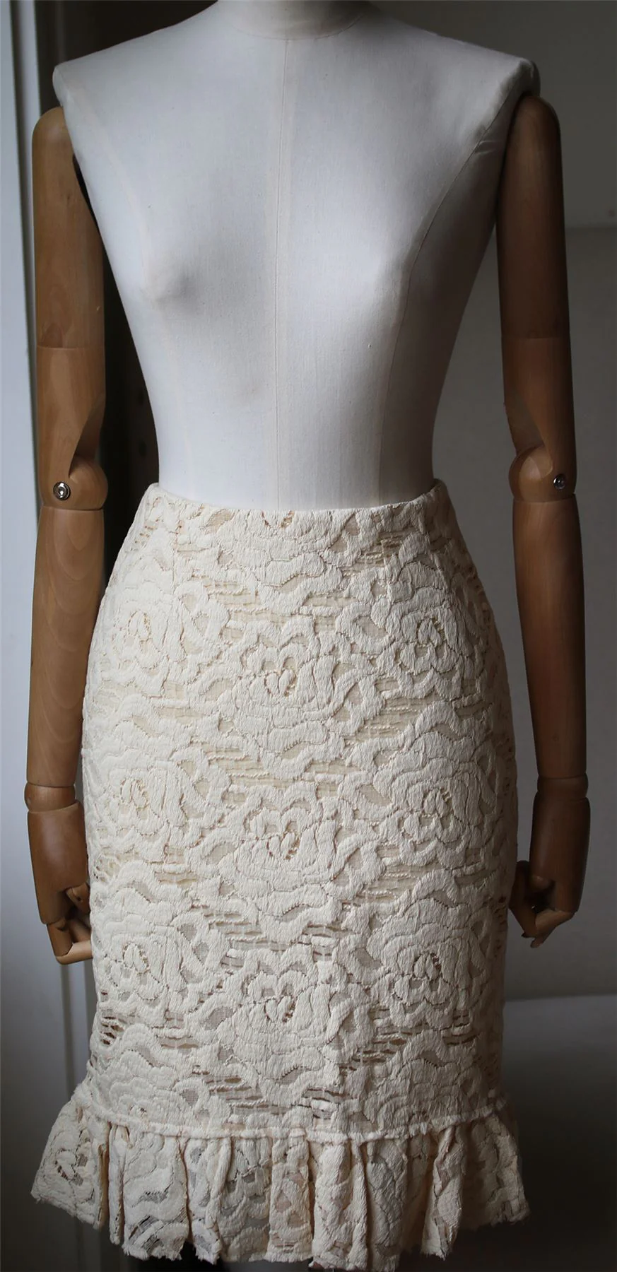 DOLCE AND GABBANA STRETCH KNIT LACE SKIRT IT 40 UK 8 - Image 2