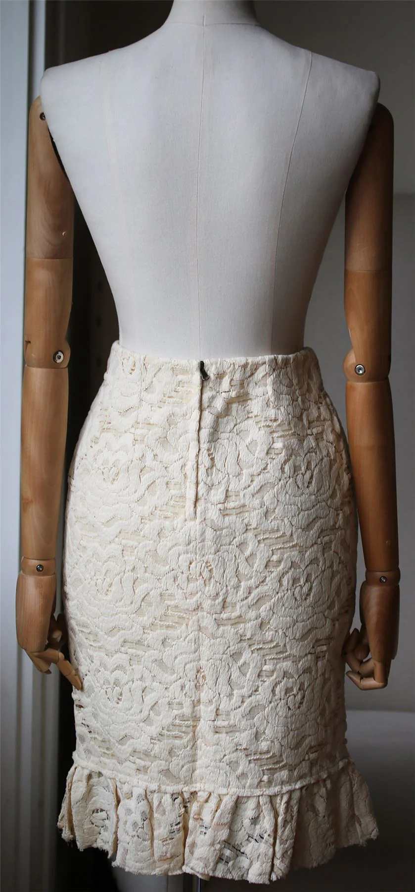 DOLCE AND GABBANA STRETCH KNIT LACE SKIRT IT 40 UK 8 - Image 4