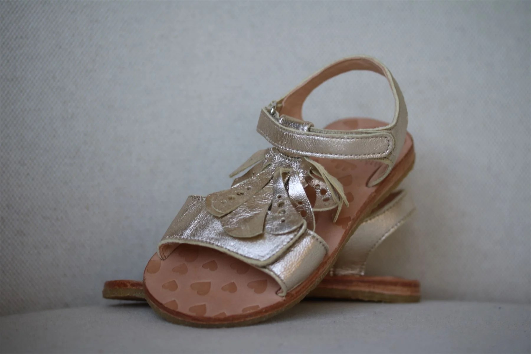 EASY PEASY GIRLS GOLD LEATHER FAFA SANDALS EU 25 UK 7.5 - Image 5