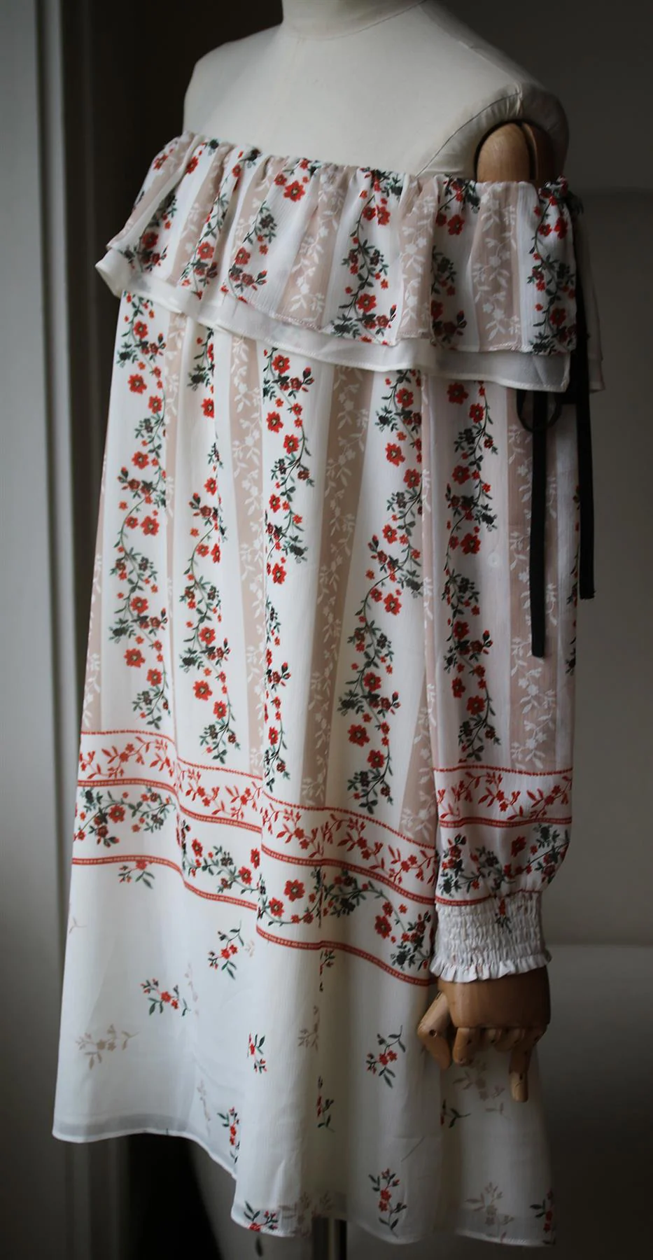 ENDLESS ROSE FLORAL OFF THE SHOULDER DRESS MEDIUM - Image 3