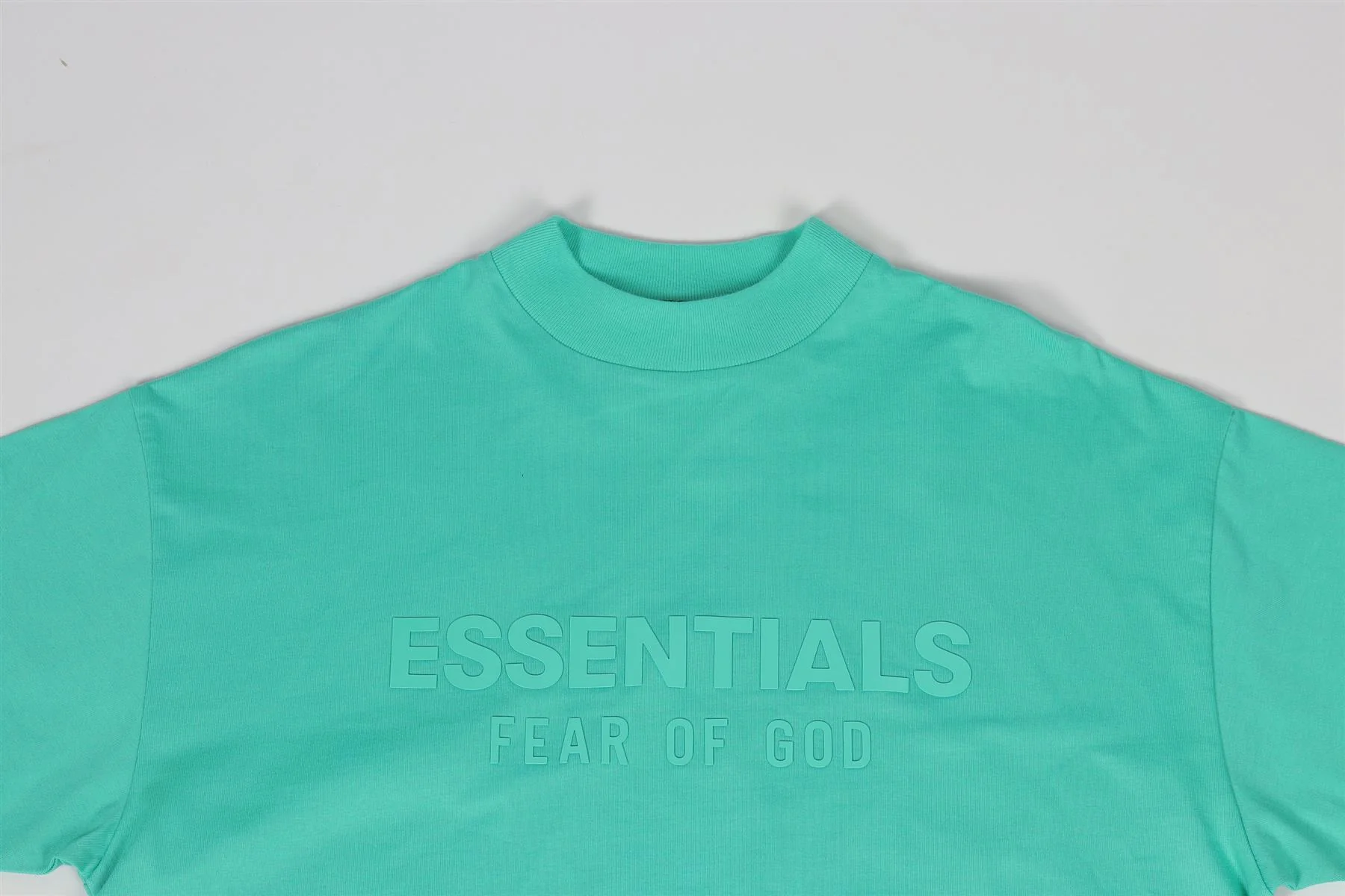 ESSENTIALS GREEN KIDS BOYS T-SHIRT 10 YEARS - Image 4