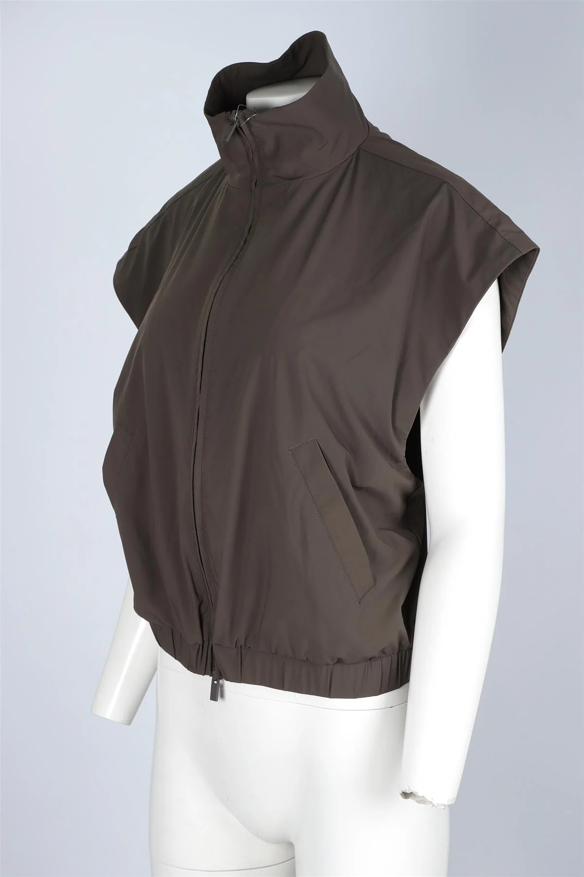 ESSENTIALS KHAKI SHELL GILET SMALL - Image 3