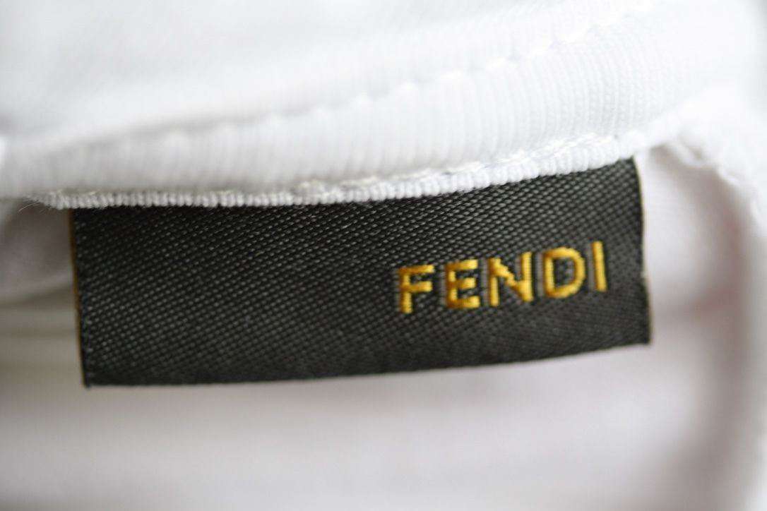 FENDI BABY WHITE BABYGROW 6 MONTHS - Image 5