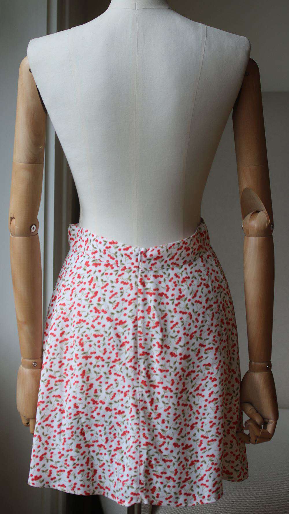 FLYNN SKYE IT CHERRY PRINT MINI SKIRT SMALL - Image 5