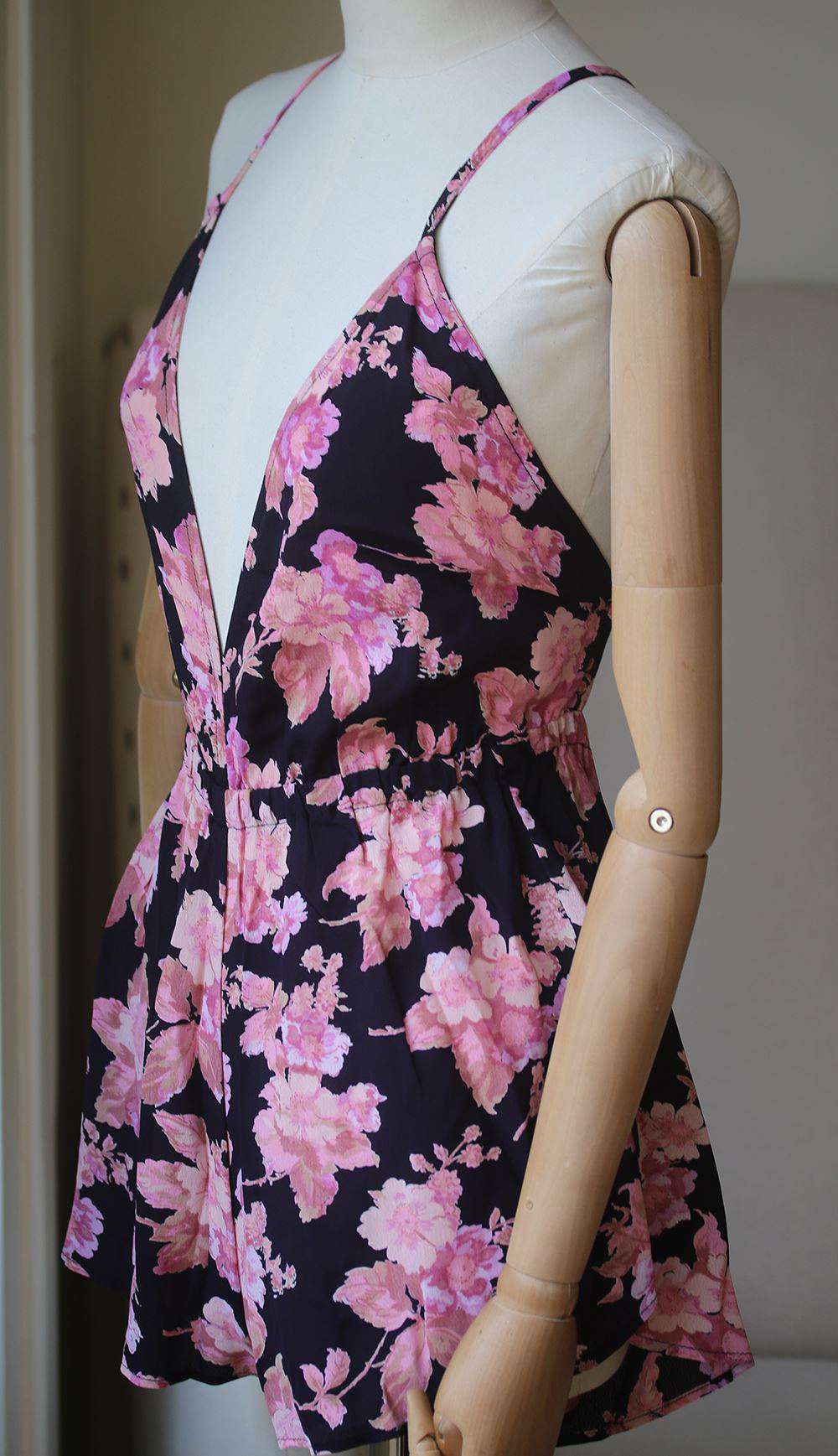 FLYNN SKYE RACHEL FLORAL ROMPER SMALL - Image 4