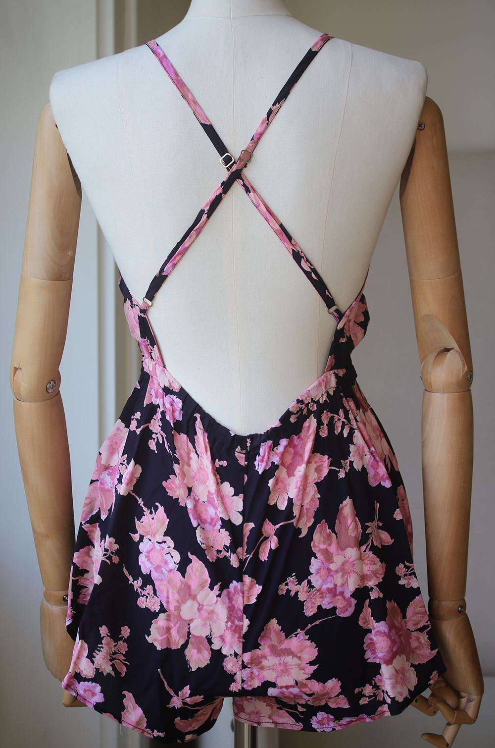 FLYNN SKYE RACHEL FLORAL ROMPER SMALL - Image 5