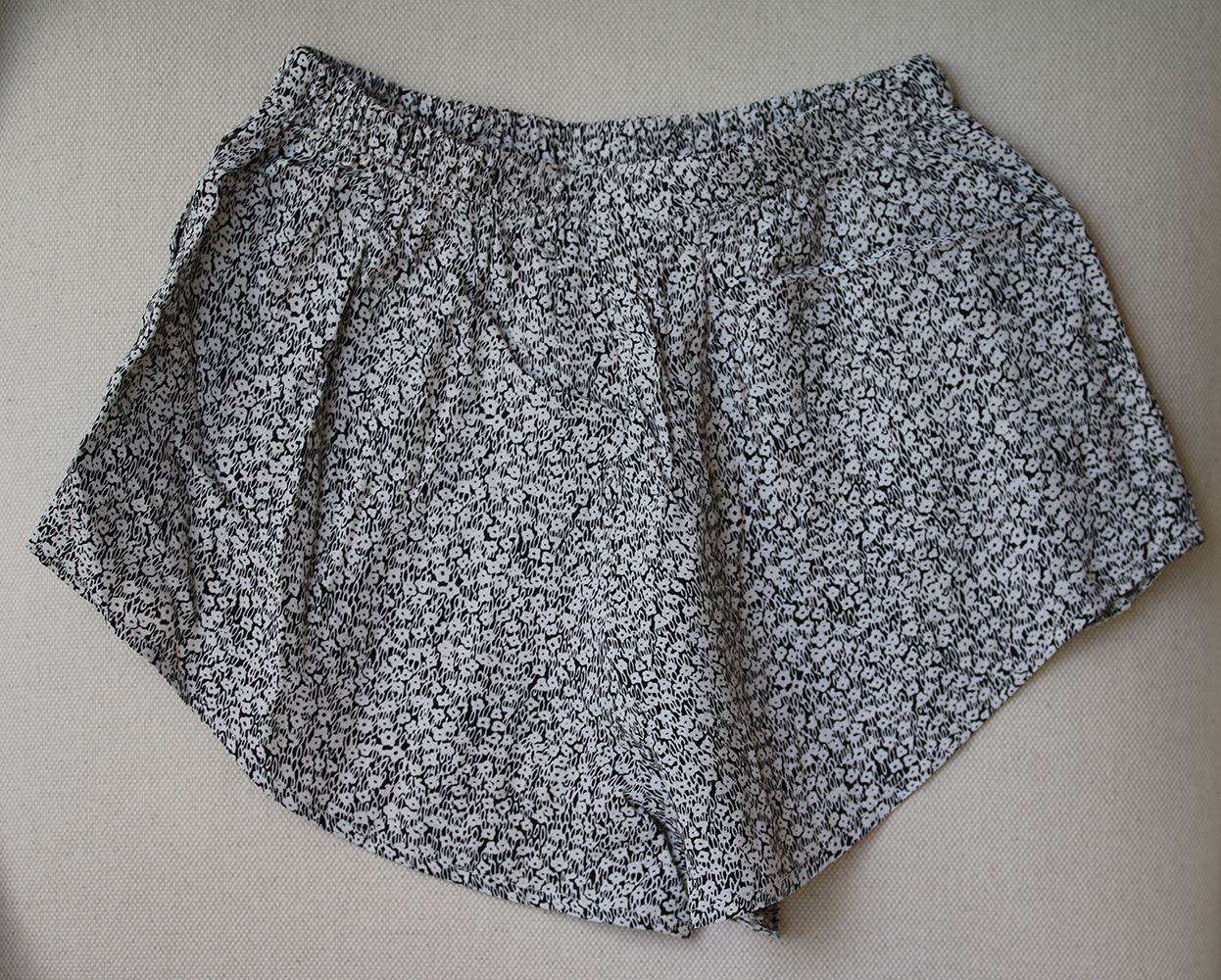 FLYNN SKYE SADIE FLORAL SHORTS XSMALL - Image 2