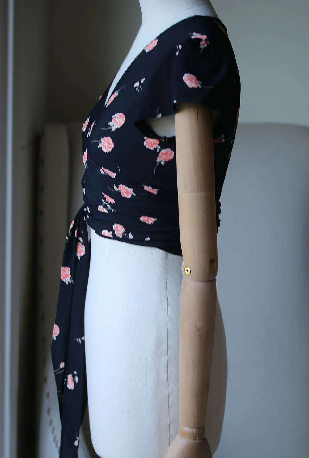 FLYNN SKYE THAT'S A WRAP CROP TOP SMALL - Image 2