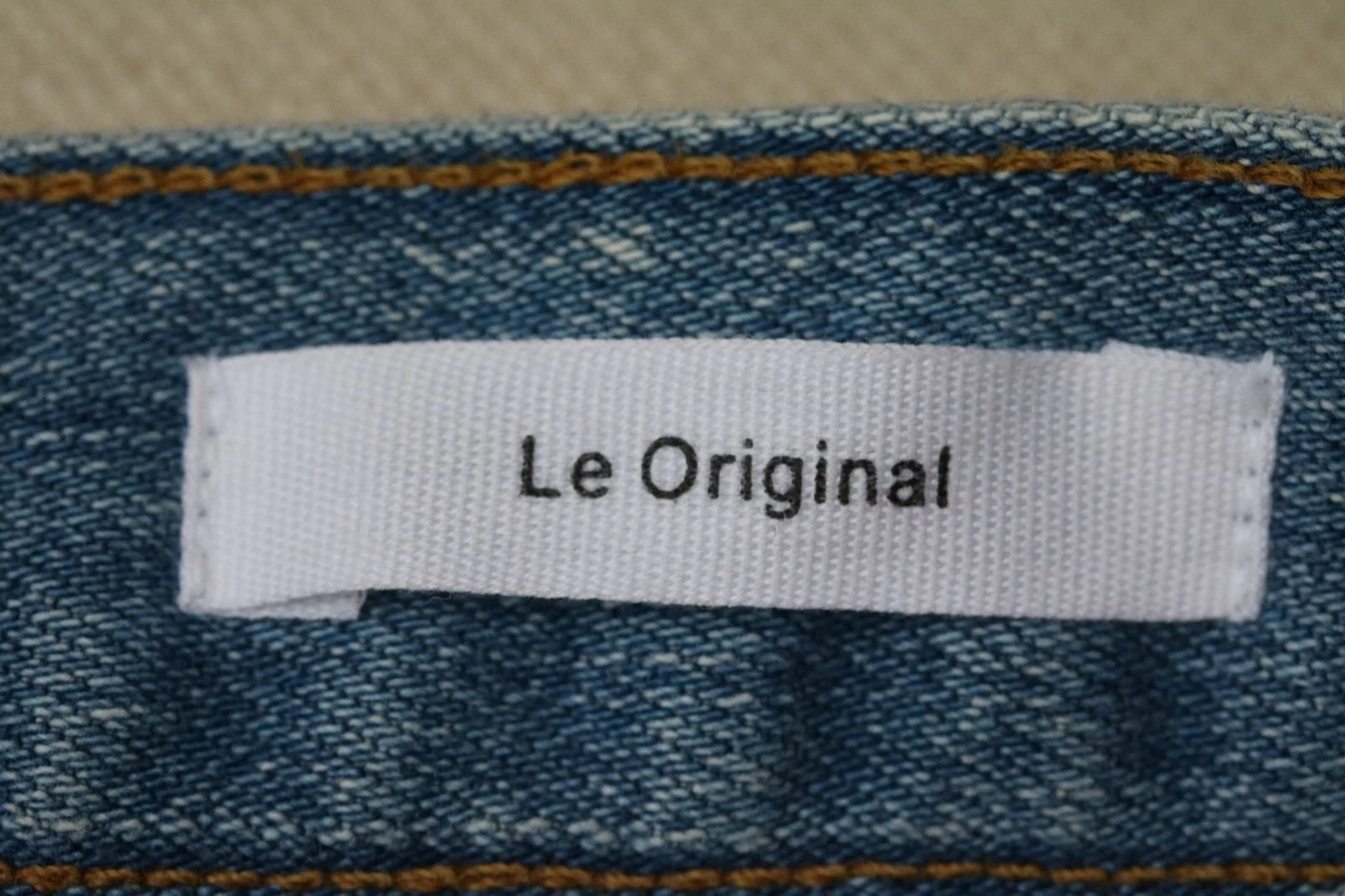 FRAME LE ORIGINAL HIGH-RISE CUTOFF DENIM SHORTS IN GRAYTON W25 UK 6/8 - Image 4