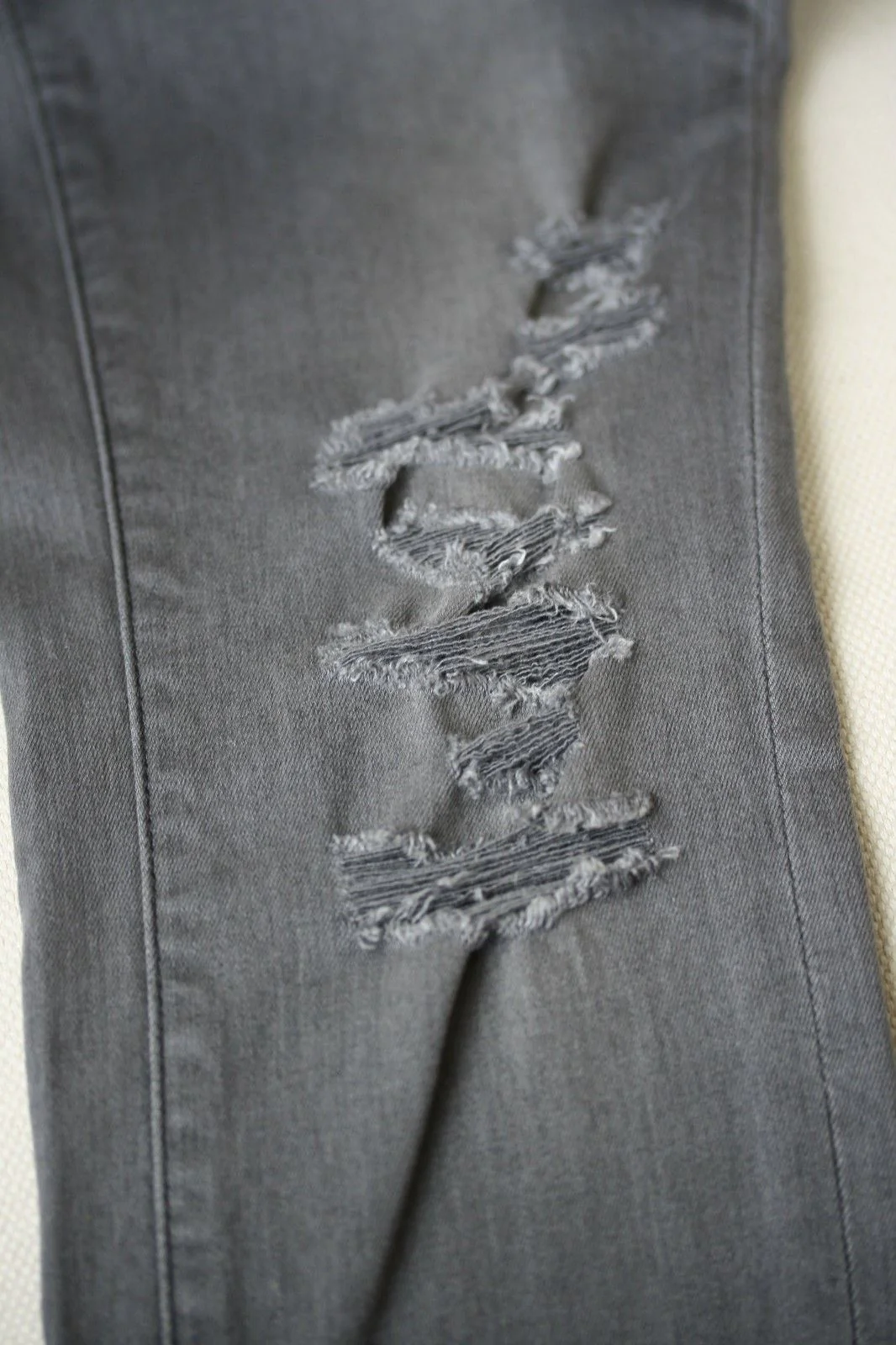 FRAME LE SKINNY DE JEANNE GREYS INN RIP JEANS W25 UK 6/8 - Image 8