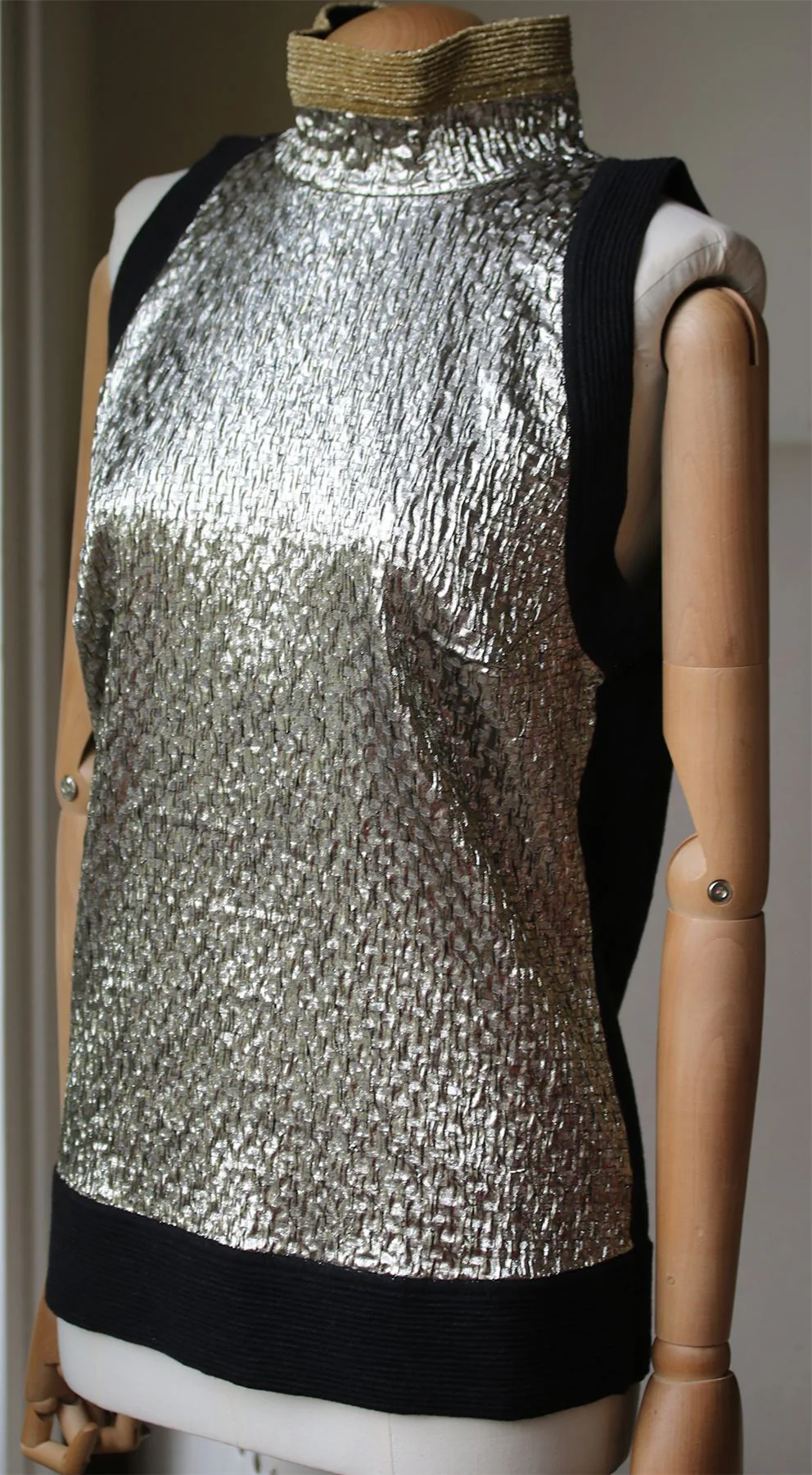 GIANFRANCO FERRI METALLIC TEXTURED TURTLENECK TOP SMALL - Image 2