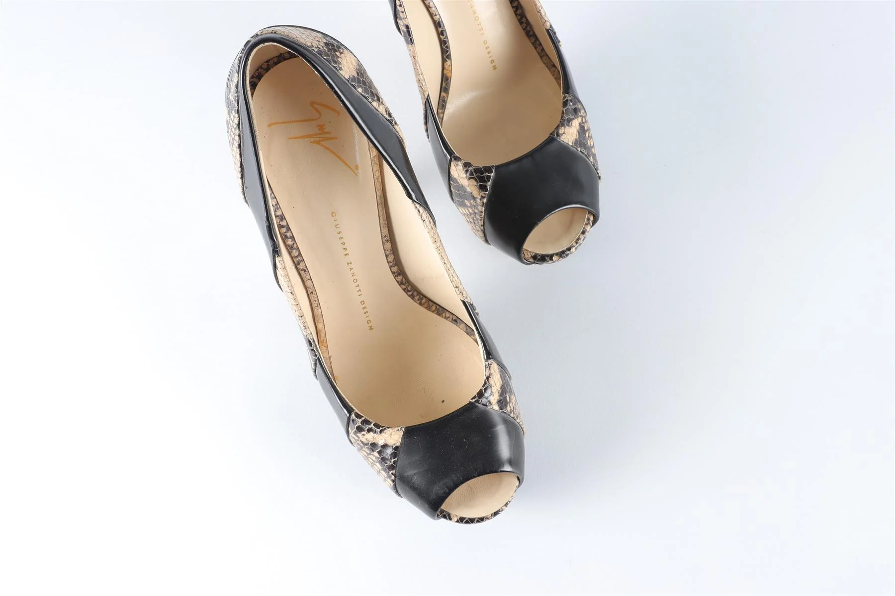 GIUSEPPE ZANOTTI BLACK PATENT LEATHER PUMPS EU 38.5 UK 5.5 - Image 4