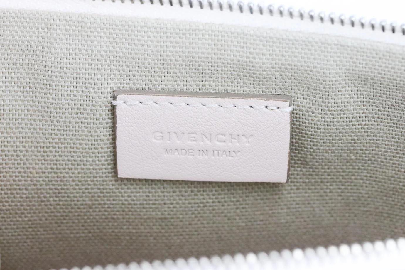 GIVENCHY ANTIGONA MEDIUM STUDDED LEATHER CLUTCH - Image 6