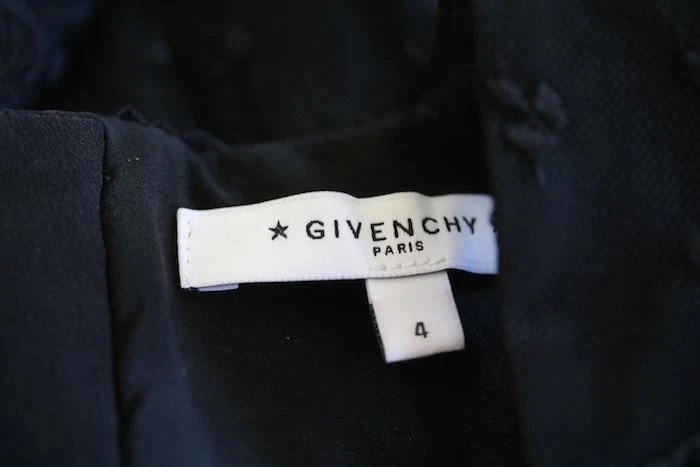 GIVENCHY GIRLS BLACK SILK & LACE DRESS 4 YEARS - Image 4