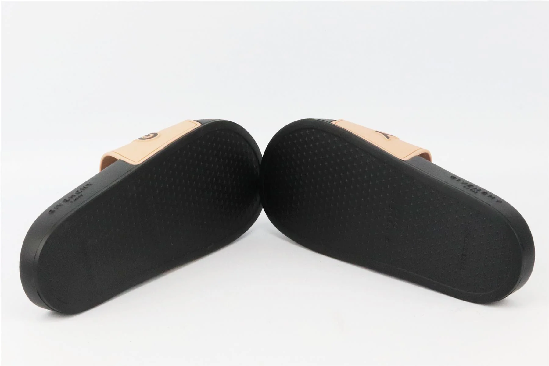 GIVENCHY LOGO PRINT RUBBER SLIDES EU 39 UK 6 US 9 - Image 6