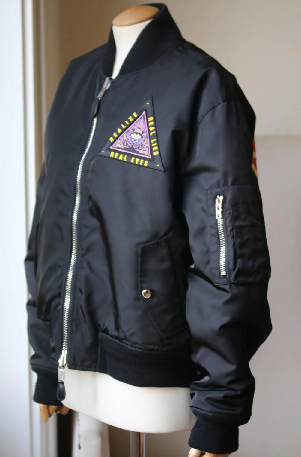 GIVENCHY MANDALA PATCH REVERSIBLE BOMBER JACKET IT 38 UK 6 - Image 3