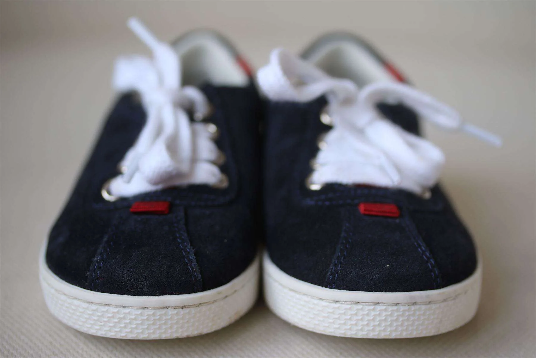 GUCCI BABY BOYS NAVY BLUE SUEDE TRAINERS EU 20 UK 4 - Image 2
