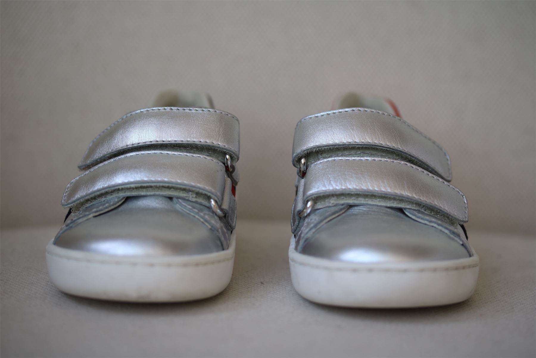 GUCCI BABY SILVER WEB LEATHER TRAINERS EU 22 UK 5 - Image 2