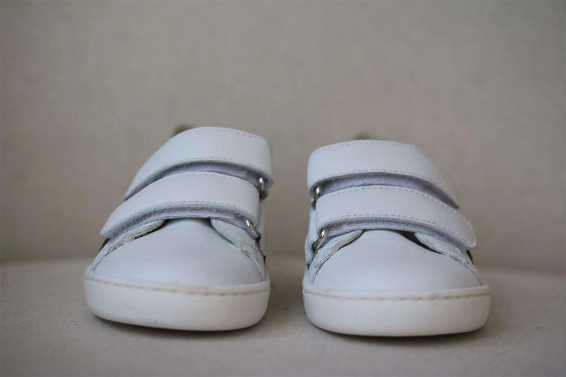 GUCCI BABY WHITE WEB LEATHER TRAINERS EU 22 UK 5 - Image 2