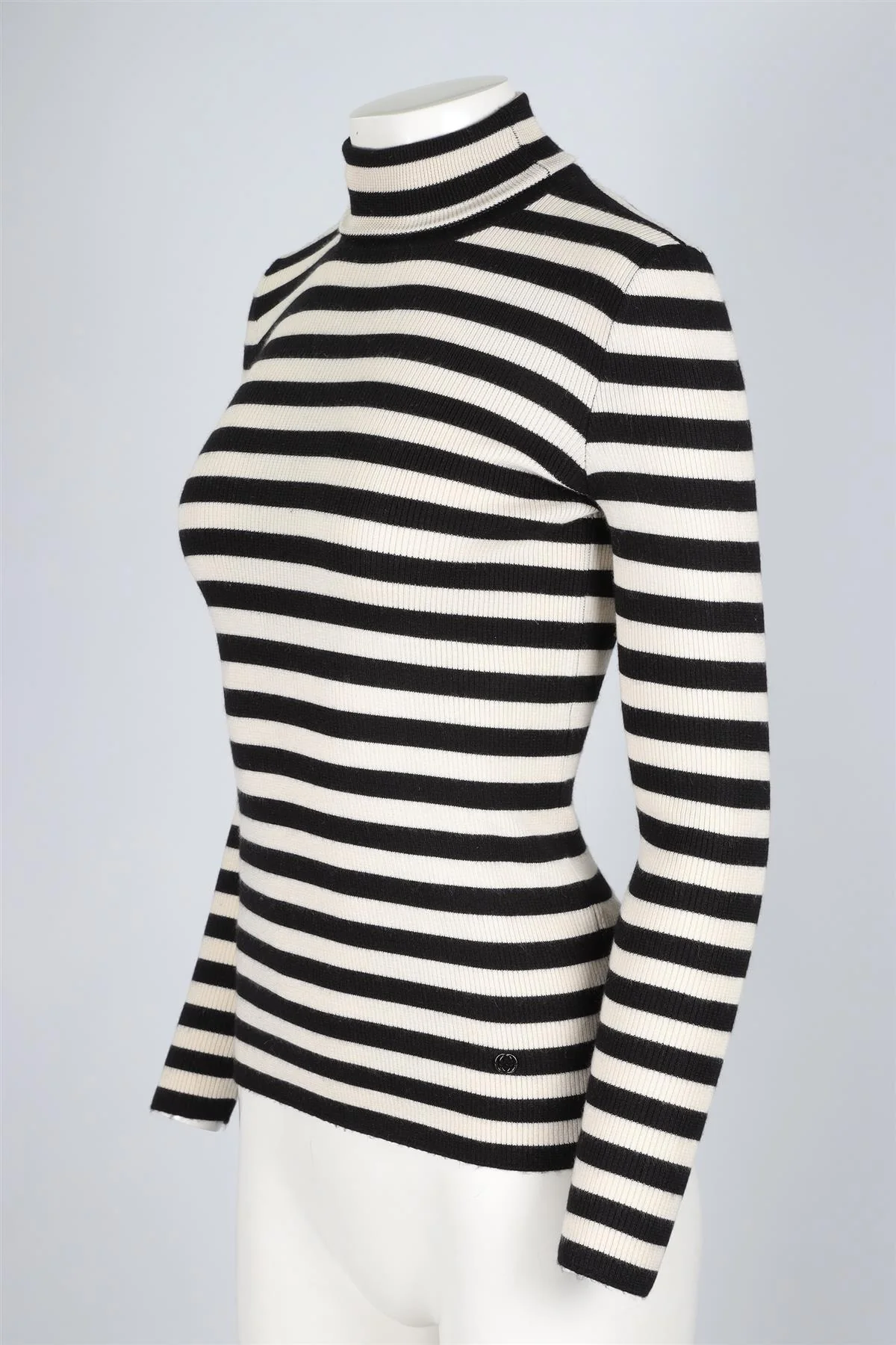 GUCCI BLACK WOOL SWEATER SMALL - Image 3